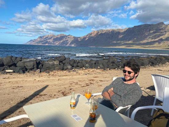 国际象棋大师丁立人韦奕携手加入电竞俱乐部